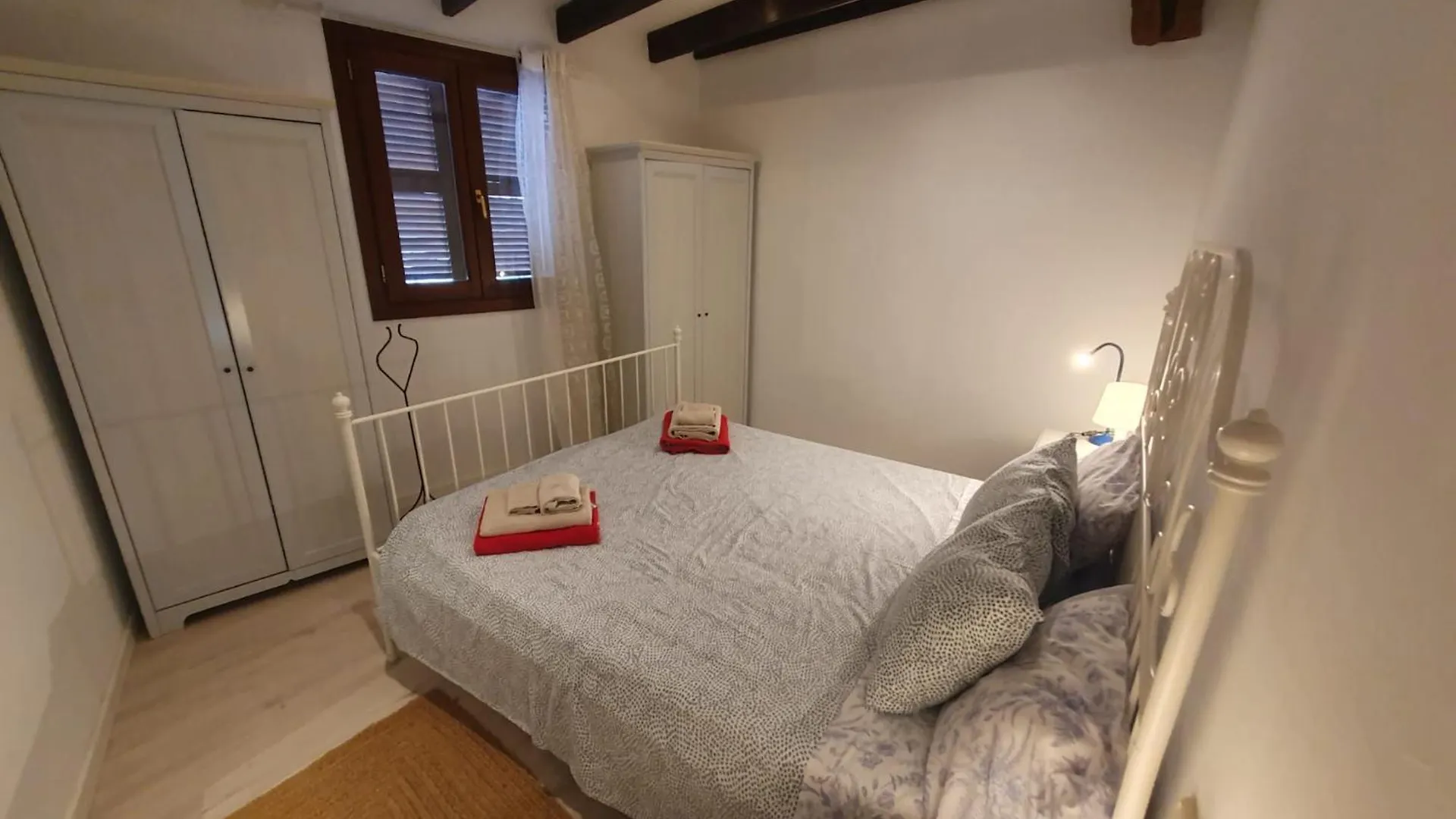 Apartment Edificio Can Roses Moscari